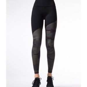 Carbon 38 hero icon leggings size medium